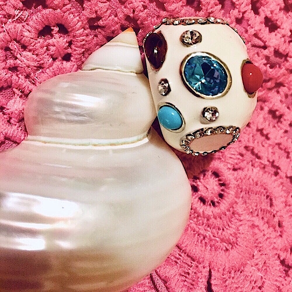 🦋Express White Enamel Stone Dome Ring (6-7)🦋